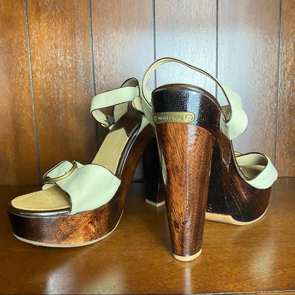 Michael Kors Leather Platform Wood Block Heel with Gold Logo Size 8M - Picture 1 of 10